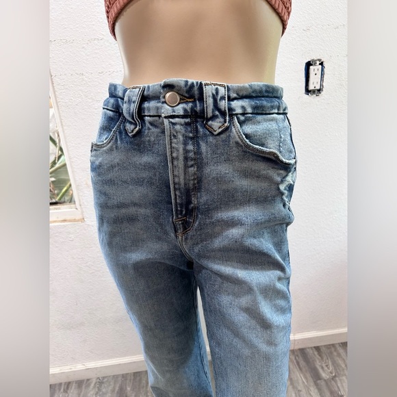 Good American Light Blue bootcut Leg Jeans - Picture 16 of 16